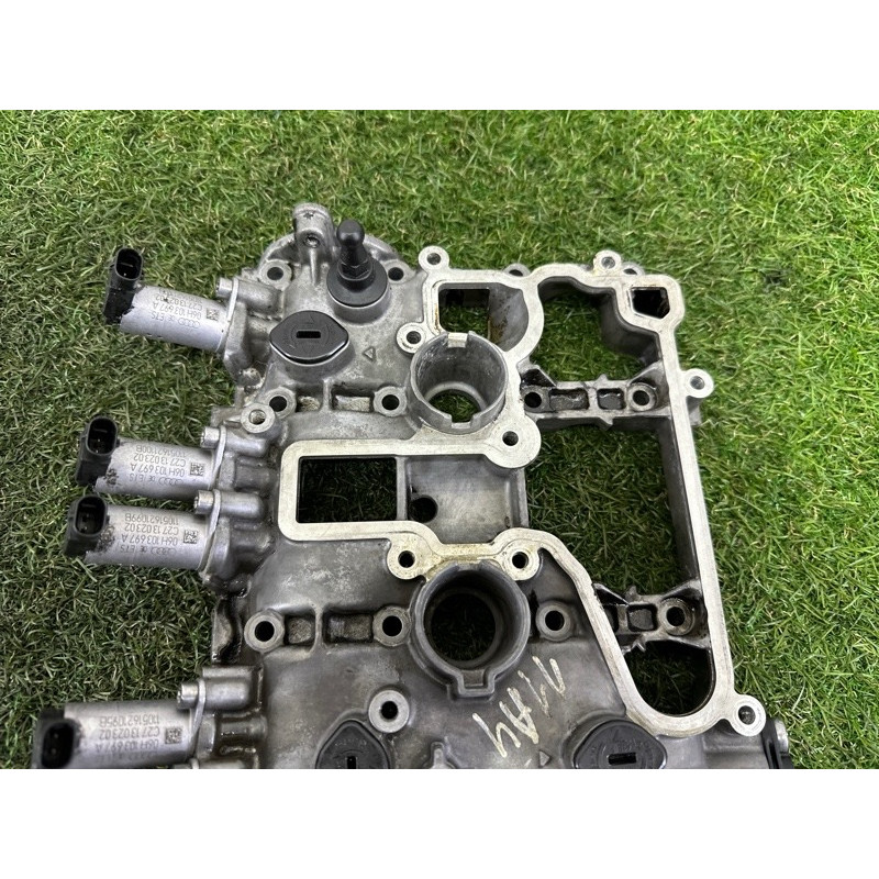 Крышка клапанов (двигатель и элементы) AUDI A4 B8 2012 2.0 CAEB 06H103475H