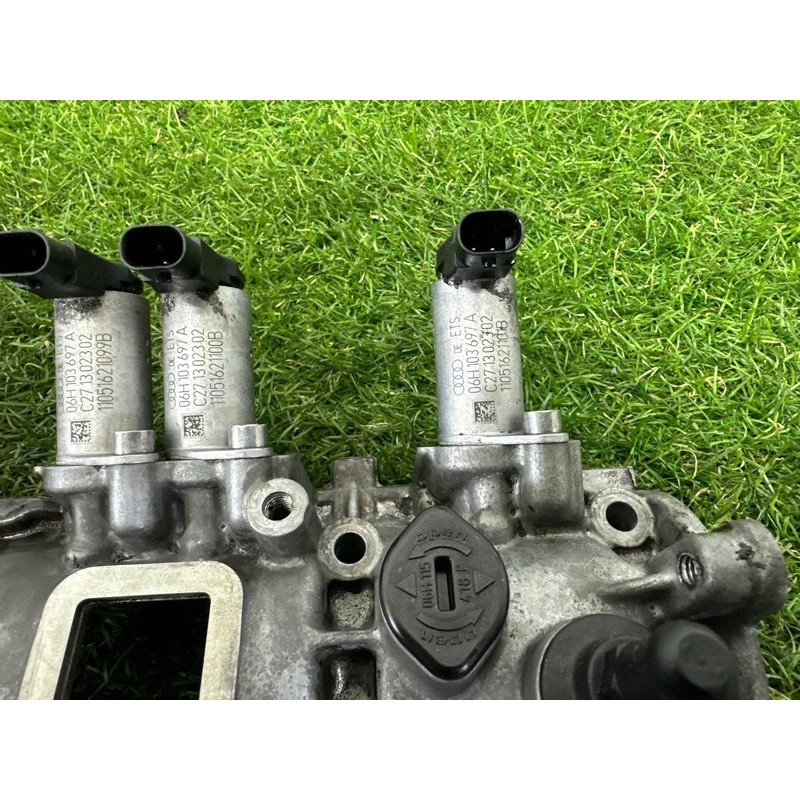 Крышка клапанов (двигатель и элементы) AUDI A4 B8 2012 2.0 CAEB 06H103475H