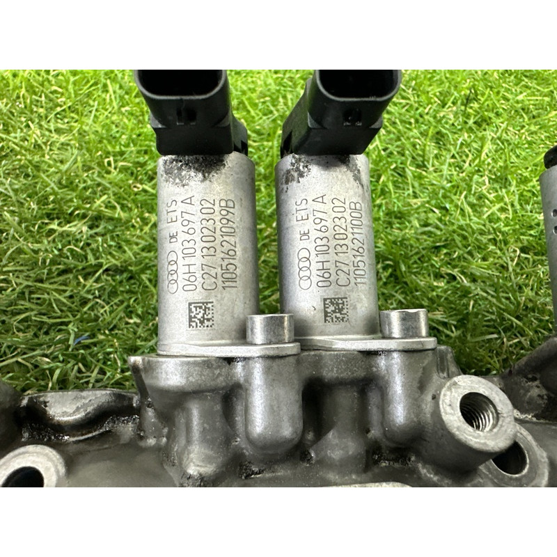 Крышка клапанов (двигатель и элементы) AUDI A4 B8 2012 2.0 CAEB 06H103475H