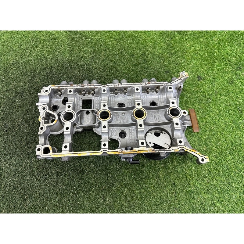Крышка клапанов (двигатель и элементы) AUDI A4 B8 2012 2.0 CAEB 06H103475H