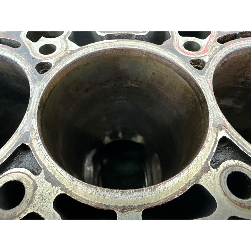 Блок цилиндров (двигатель и элементы) AUDI A4 B9 2017 2.0 DBPA 06L100033D