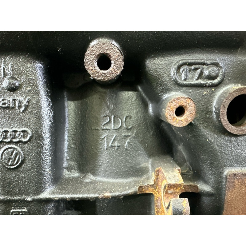 Блок цилиндров (двигатель и элементы) AUDI A4 B9 2017 2.0 DBPA 06L100033D