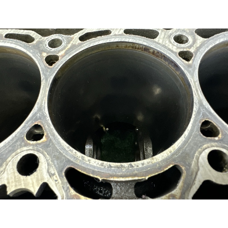 Блок цилиндров (двигатель и элементы) AUDI Q5 8R 2012 2.0 CAEB 06H103011AP