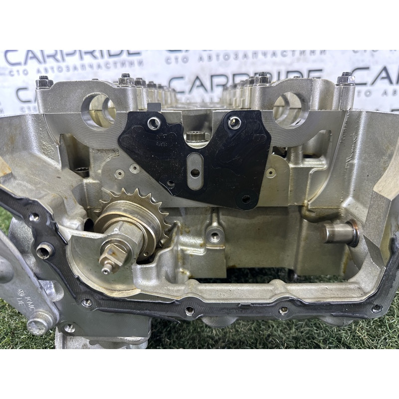 Головка блоку циліндрів (двигун та елементи) Volkswagen Touareg NF 2015 3.6 CGRA 03H103351C