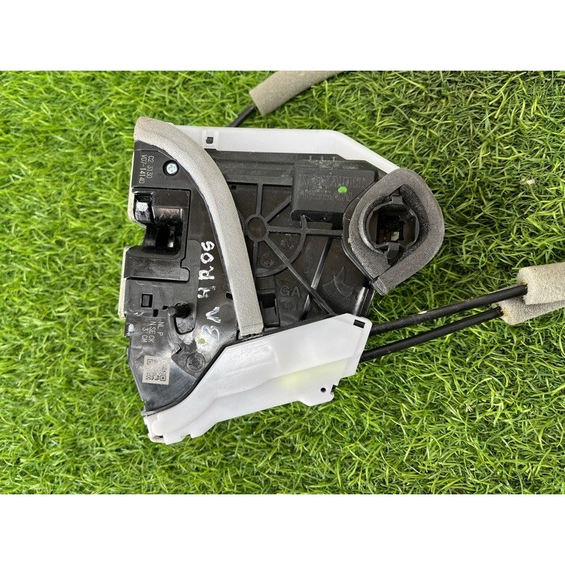 Замок двери (кузов и элементы) Nissan Rogue T33 2023 1.5 KR15DDT 825016RR0A