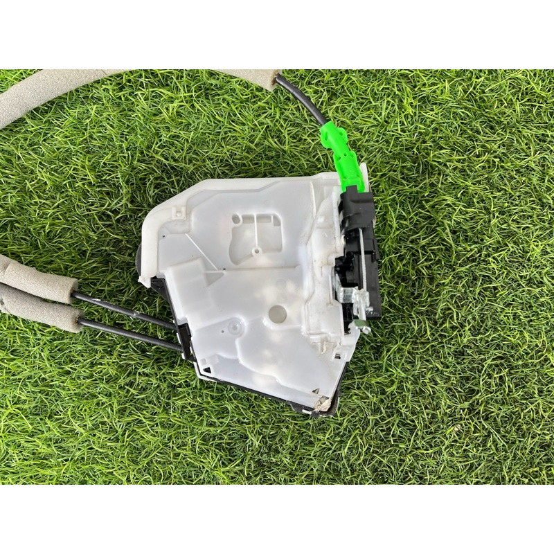 Замок двери (кузов и элементы) Nissan Rogue T33 2023 1.5 KR15DDT 825016RR0A