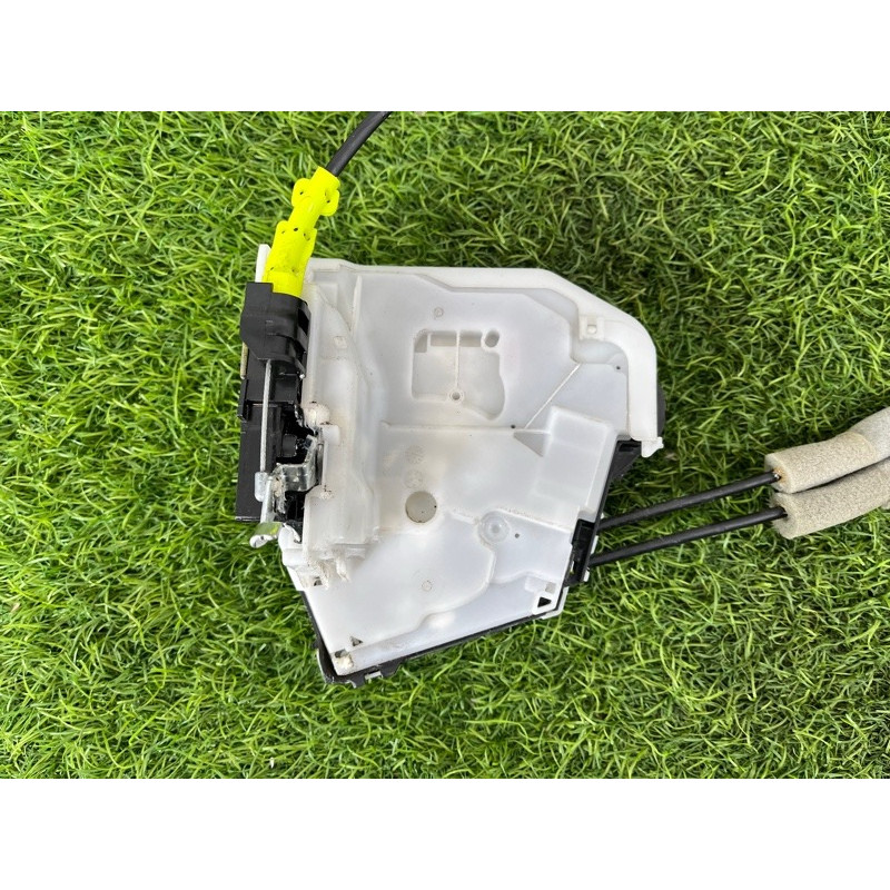 Замок двери (кузов и элементы) Nissan Rogue T33 2023 1.5 KR15DDT 825006RR0A