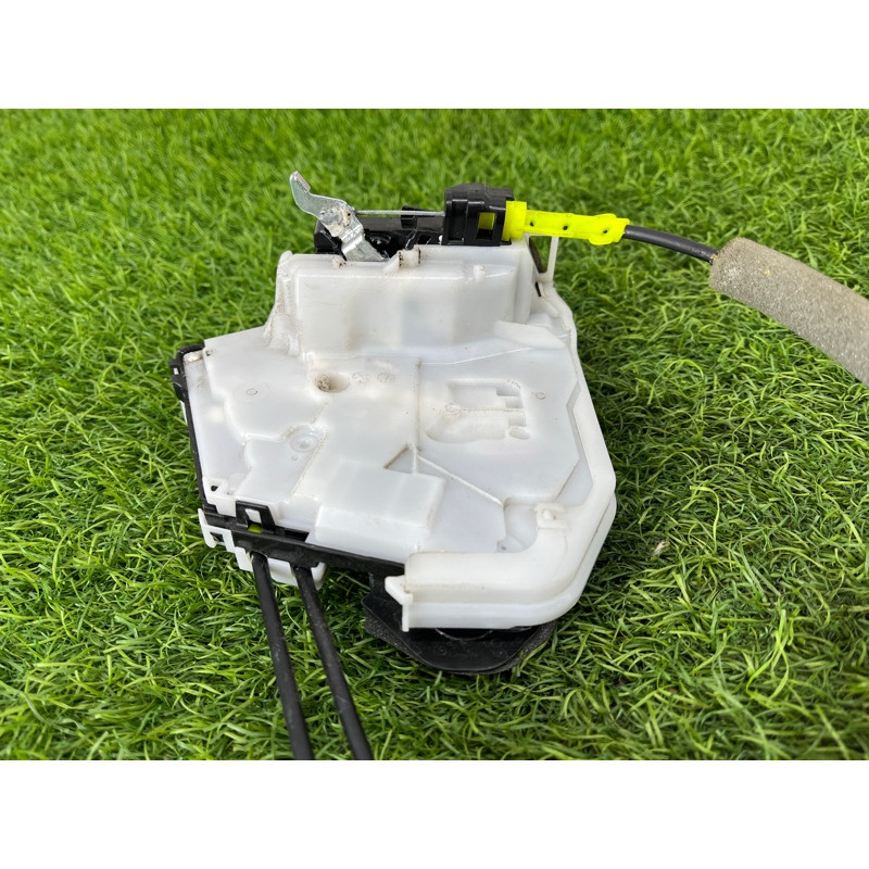 Замок двери (кузов и элементы) Nissan Rogue T33 2023 1.5 KR15DDT 825006RR0A