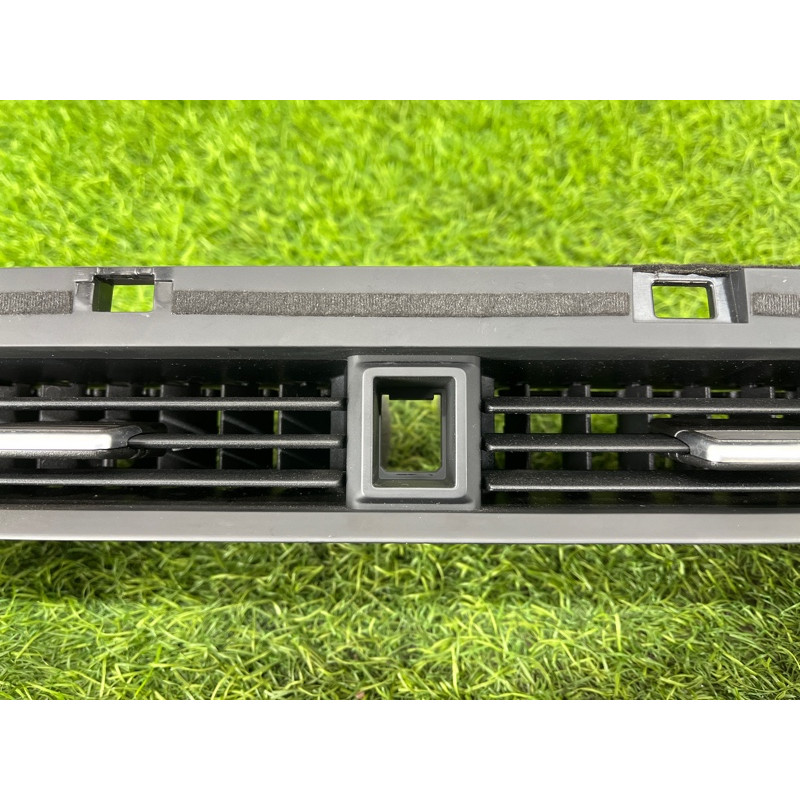 Центральный дефлектор салона (салон) Nissan Rogue T33 2023 1.5 KR15DDT 687506RY3A