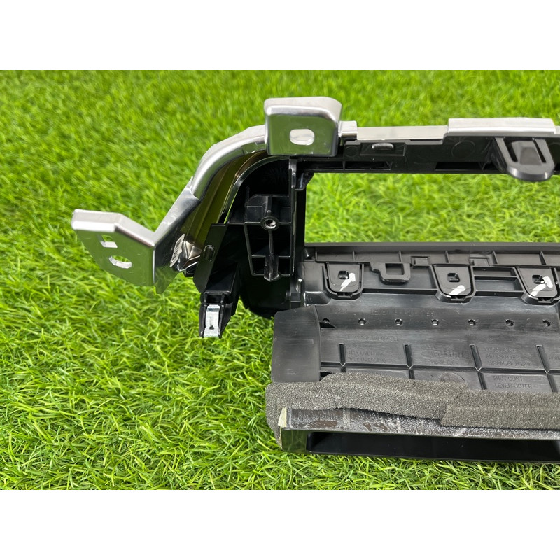 Центральный дефлектор салона (салон) Nissan Rogue T33 2023 1.5 KR15DDT 687506RY3A