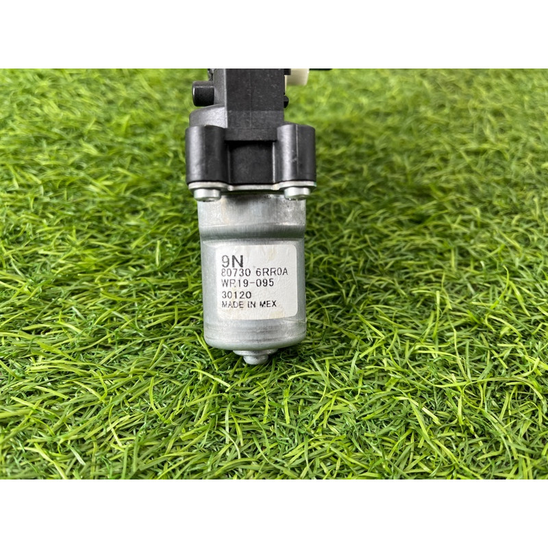 Мотор стеклоподъемника (электрика) Nissan Rogue T33 2023 1.5 KR15DDT 807306RR0A