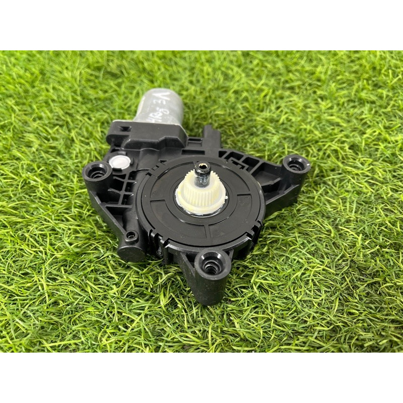 Мотор стеклоподъемника (электрика) Nissan Rogue T33 2023 1.5 KR15DDT 807316RR0A