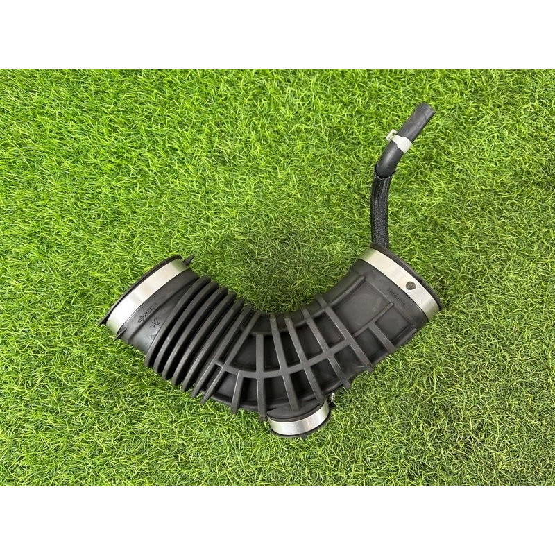 Патрубок воздушного фильтра (впускная система) Nissan Rogue T33 2023 1.5 KR15DDT 165786RC1B