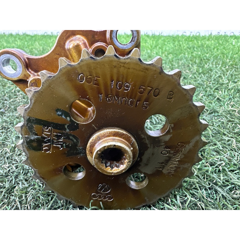 Первичный вал масляного насоса (двигатель и элементы) AUDI A7 4G 2012 3.0 CGXB 06E109339Q