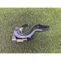 Петля капота