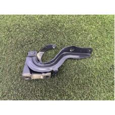 Петля капота