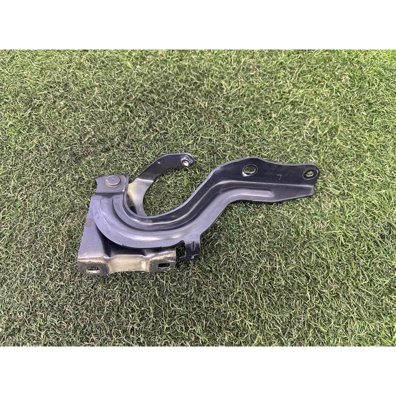 Петля капота (кузов и элементы) Nissan Rogue T32 2016 2.5 QR25DE 654014BA0A