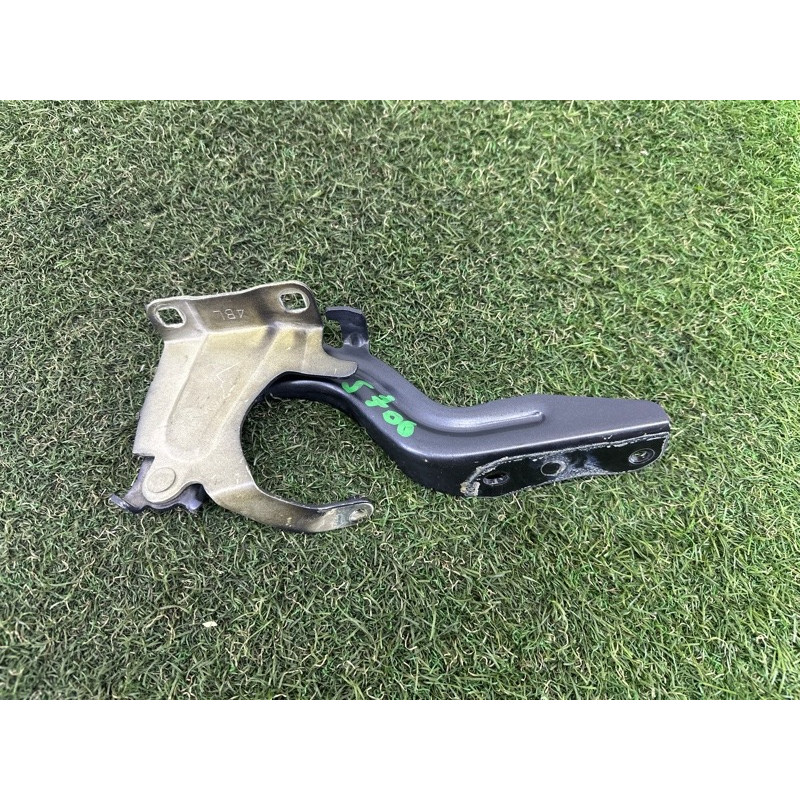 Петля капота (кузов и элементы) Nissan Rogue T32 2016 2.5 QR25DE 654014BA0A