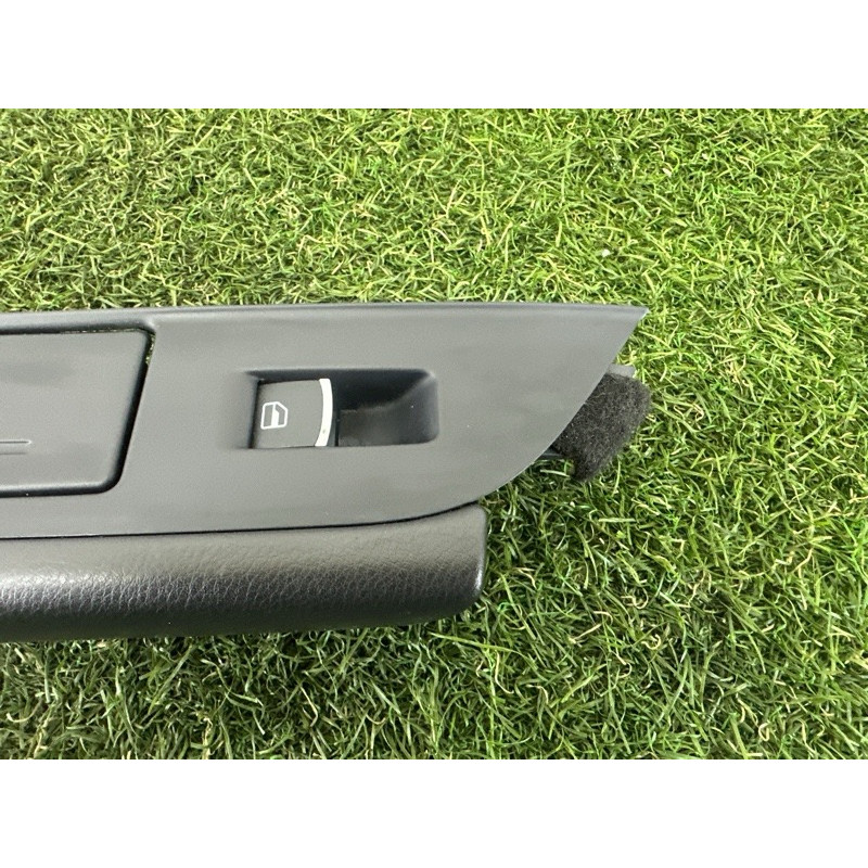 Обшивка ручки підлокітника (салон) Volkswagen Touareg NF 2011 3.0 TDI 7P6868139DK84