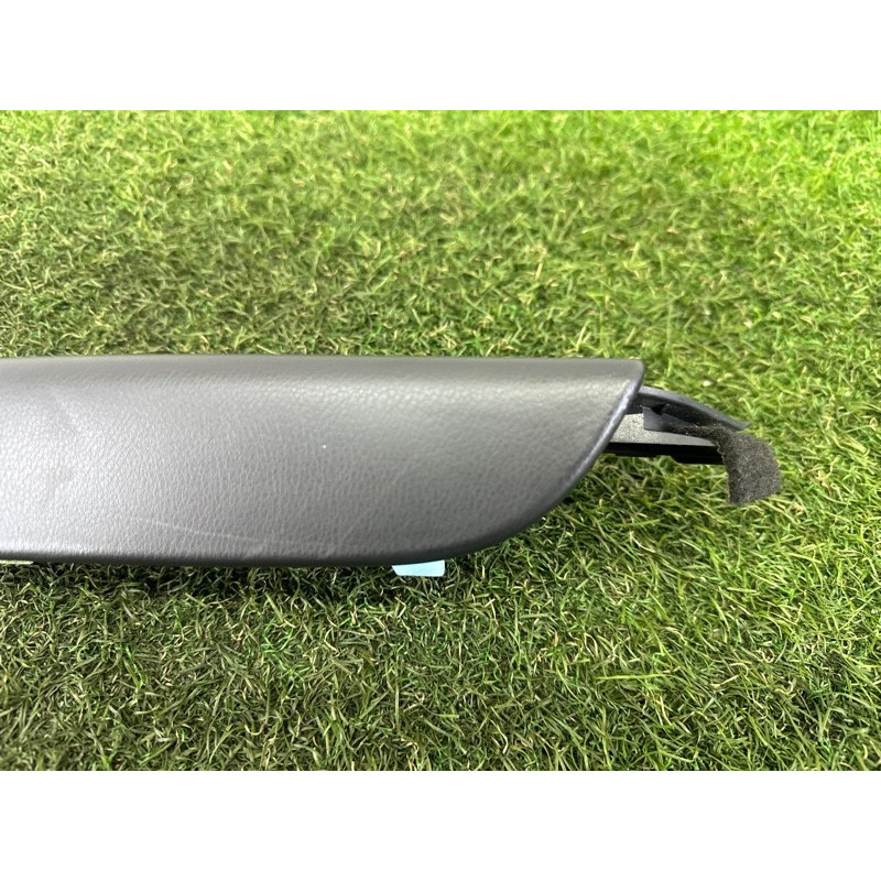 Обшивка ручки підлокітника (салон) Volkswagen Touareg NF 2011 3.0 TDI 7P6868139DK84