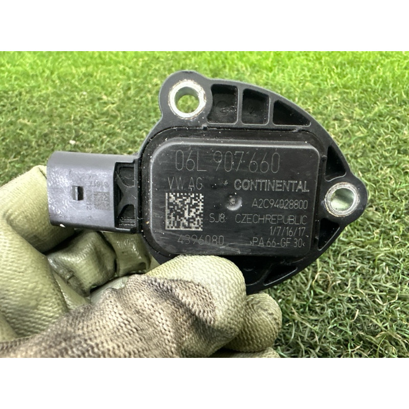 Датчик уровня масла (электрика двигателя) AUDI A4 B9 2017 2.0 DBPA 06L907660