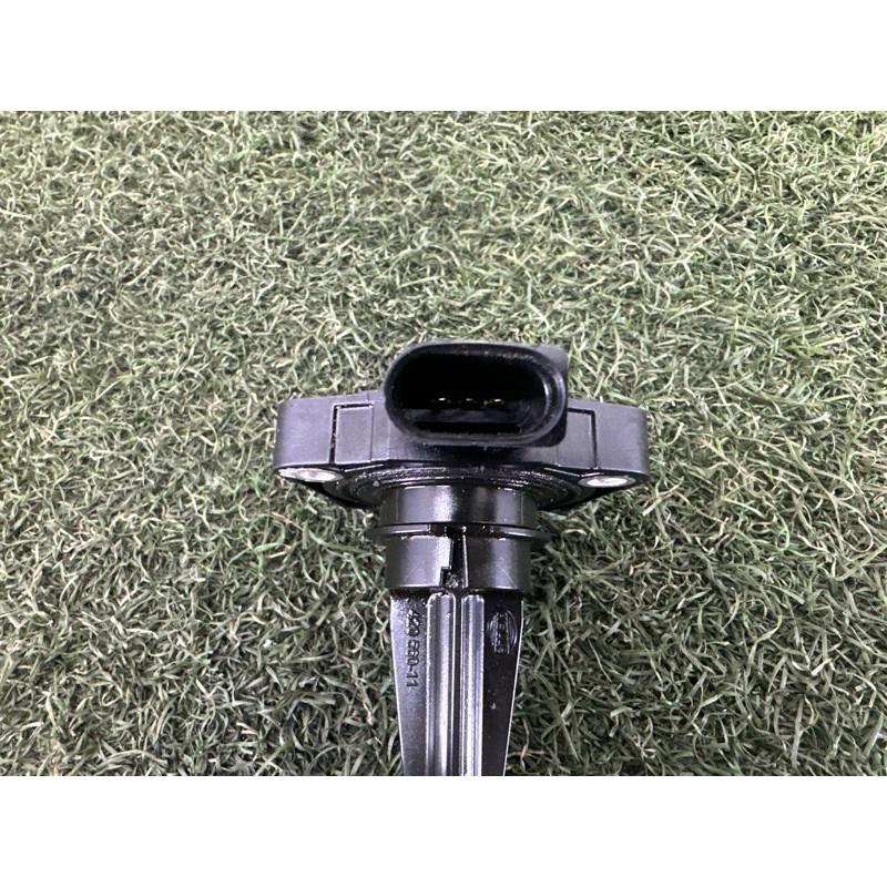 Датчик уровня масла (электрика двигателя) Volkswagen Touareg NF 2013 3.6 03L907660B