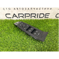 Блок кнопок стеклоподъемников