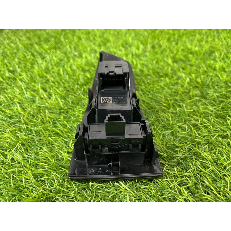 Кнопка стеклоподъемника (электрика / кнопки) Nissan Rogue T33 2023 1.5 KR15DDT 254116XJ0B