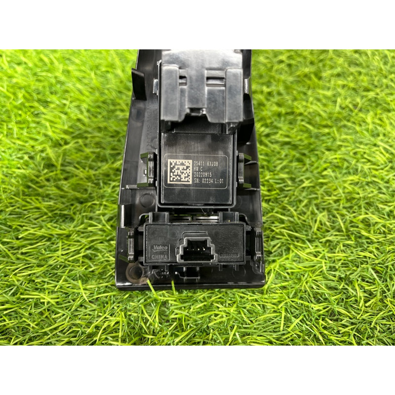 Кнопка стеклоподъемника (электрика / кнопки) Nissan Rogue T33 2023 1.5 KR15DDT 254116XJ0B