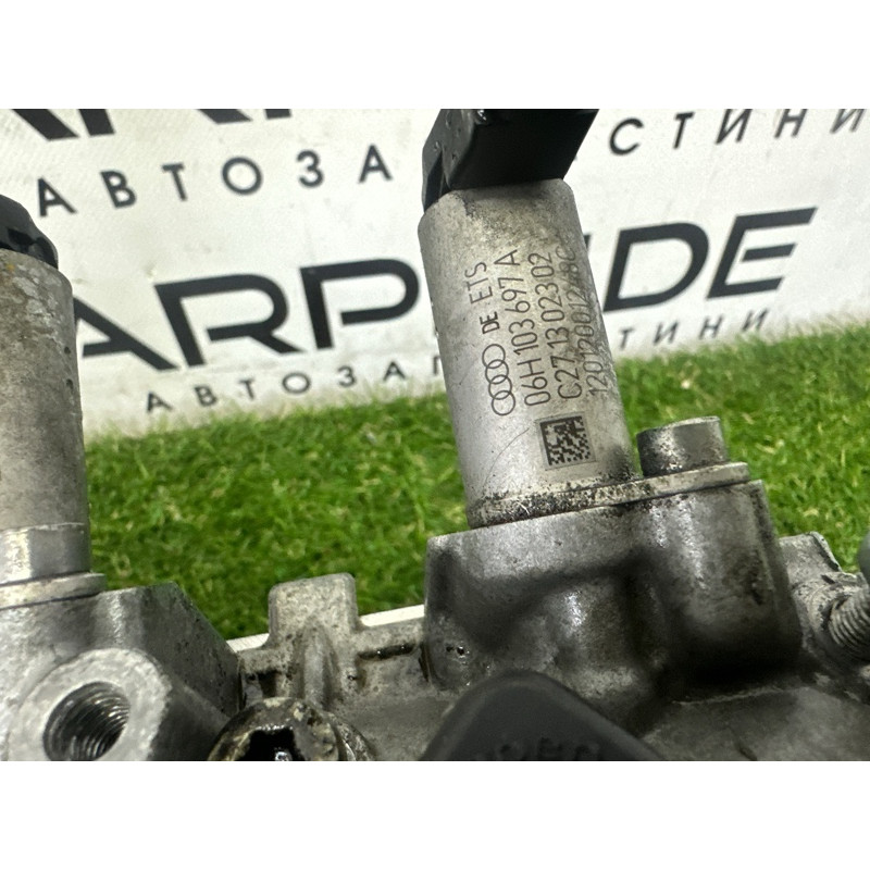 Головка блока цилиндров (двигатель и элементы) AUDI A4 B8 2012 2.0 CAEB 06H103064L