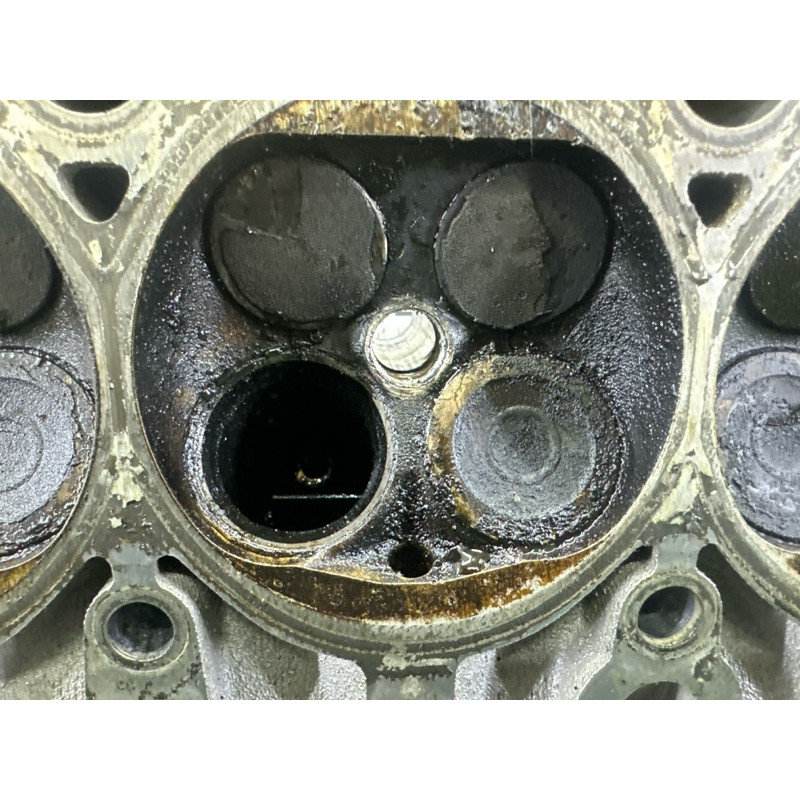 Головка блока цилиндров (двигатель и элементы) AUDI A4 B8 2012 2.0 CAEB 06H103064L