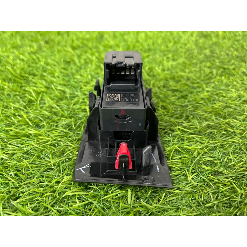 Кнопка стеклоподъемника (электрика / кнопки) Nissan Rogue T33 2023 1.5 KR15DDT 254116XJ0B