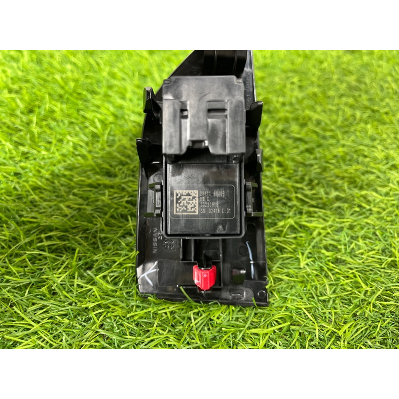 Кнопка стеклоподъемника (электрика / кнопки) Nissan Rogue T33 2023 1.5 KR15DDT 254116XJ0B