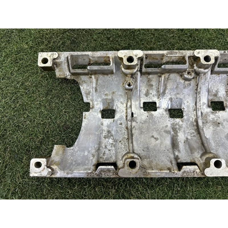 Маслоотражатель (двигатель и элементы) Jeep Grand Cherokee WK2 2017 3.6 68225439AB