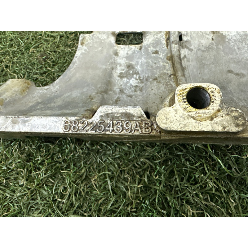 Маслоотражатель (двигатель и элементы) Jeep Grand Cherokee WK2 2017 3.6 68225439AB