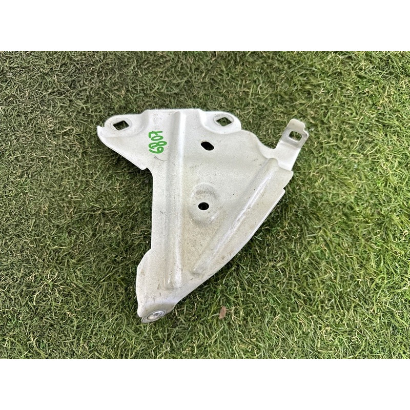 Крепление крыла (кузов и элементы) BMW X1 F48 2016 2.0 B46B20 41007427136