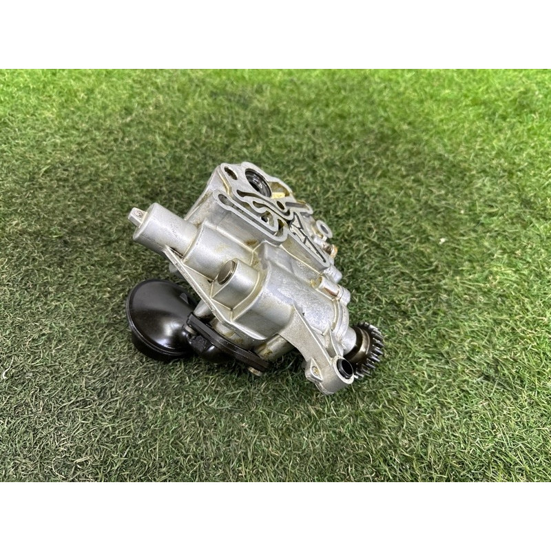 Маслонасос (двигатель и элементы) AUDI A4 B8 2012 2.0 CAEB 06H115105AM