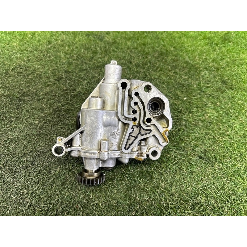 Маслонасос (двигатель и элементы) AUDI A4 B8 2012 2.0 CAEB 06H115105AM