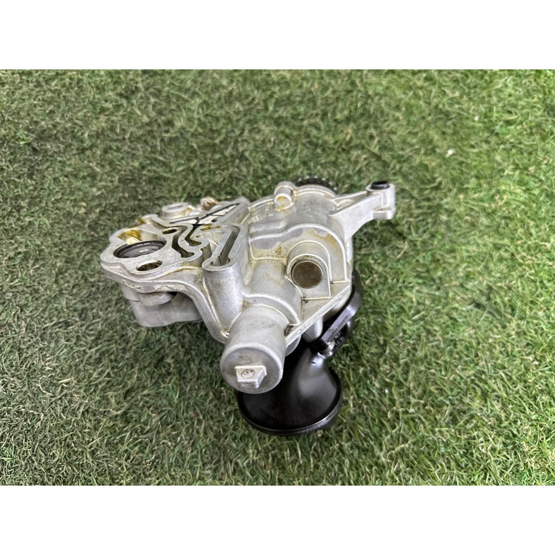 Маслонасос (двигатель и элементы) AUDI A4 B8 2012 2.0 CAEB 06H115105AM