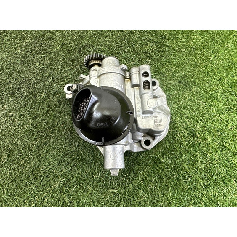 Маслонасос (двигатель и элементы) AUDI A4 B8 2012 2.0 CAEB 06H115105AM