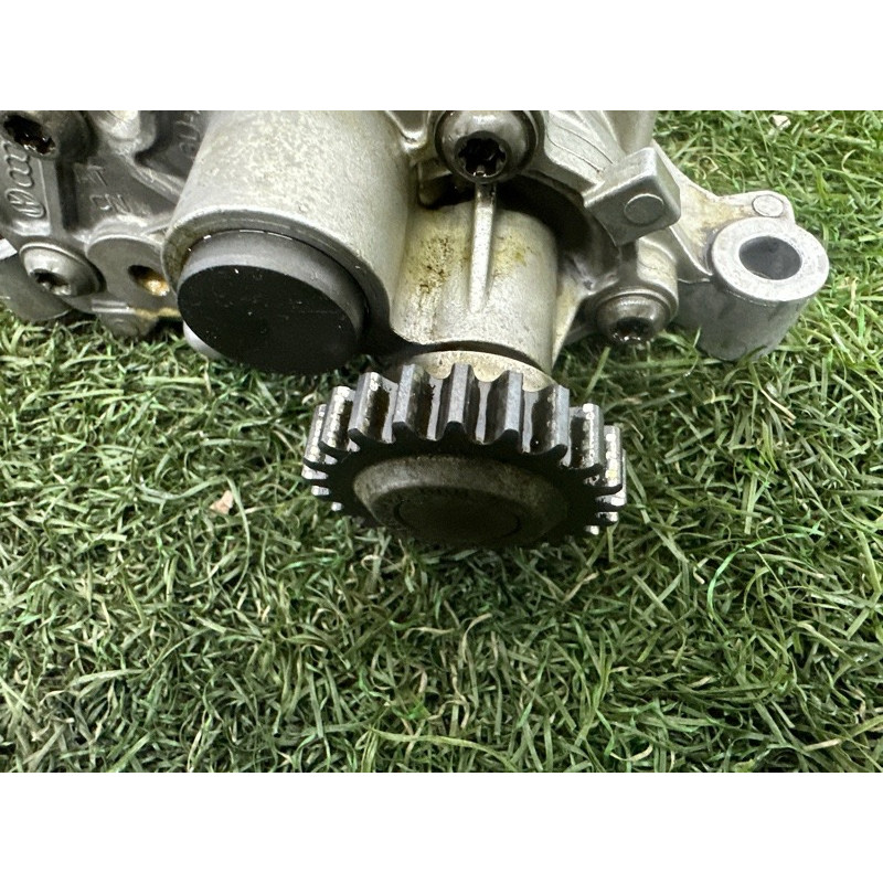 Маслонасос (двигатель и элементы) AUDI A4 B8 2012 2.0 CAEB 06H115105AM