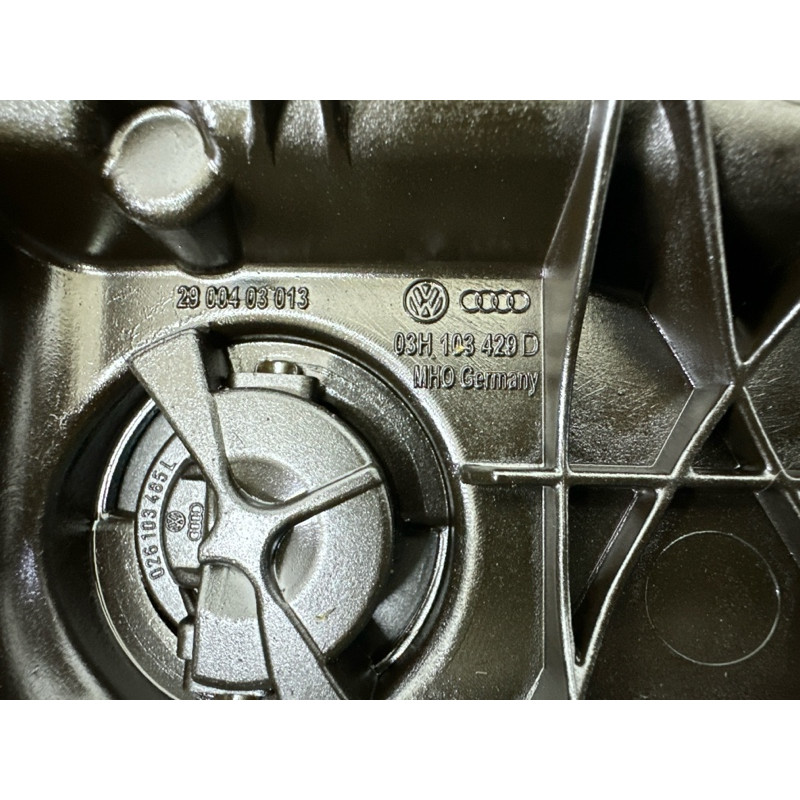 Крышка клапанов (двигатель и элементы) Volkswagen Touareg NF 2012 3.6 CGRA 03H103429H