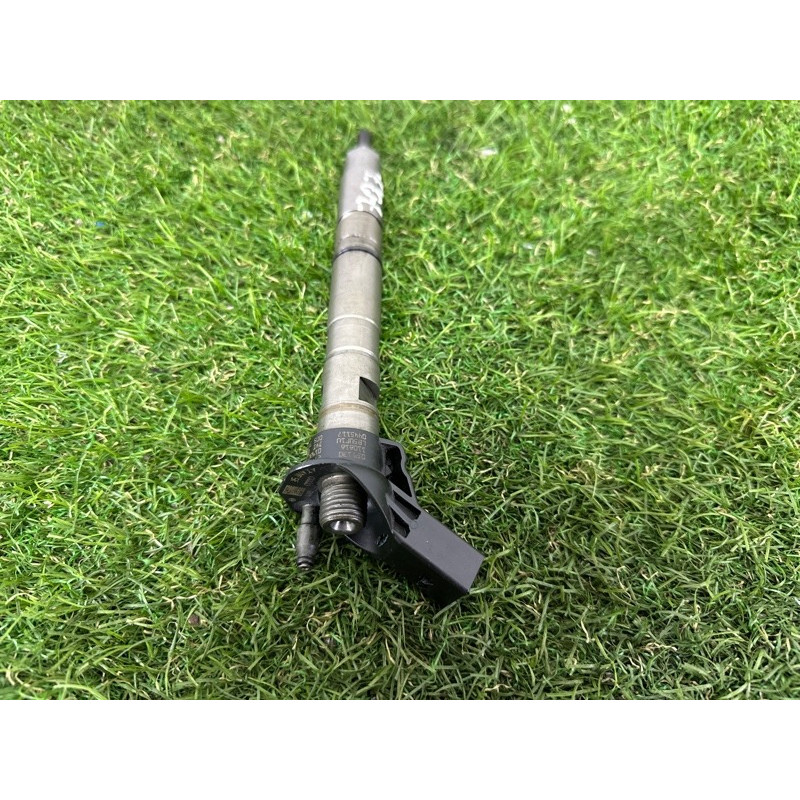 Форсунка топливная (топливная система) AUDI Q7 4L 2011 3.0 CATA 059130277AM