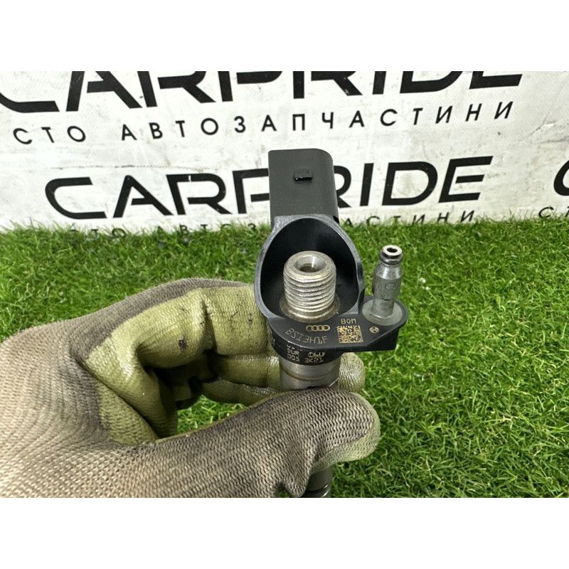 Форсунка топливная (топливная система) AUDI Q7 4L 2011 3.0 CATA 059130277AM