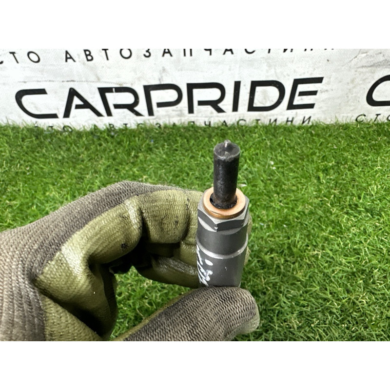 Форсунка топливная (топливная система) AUDI Q7 4L 2011 3.0 CATA 059130277AM