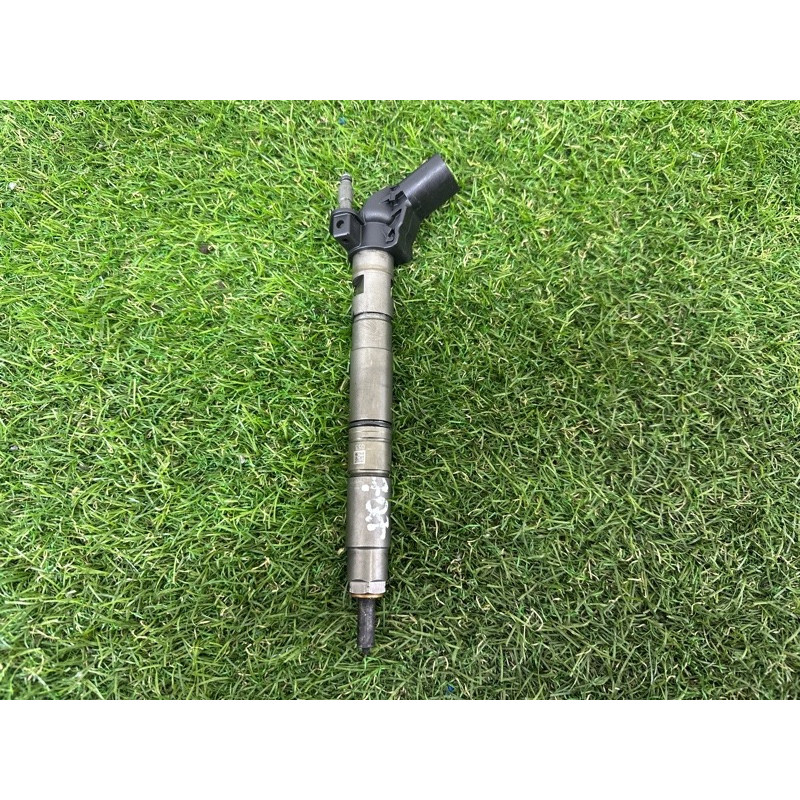 Форсунка топливная (топливная система) AUDI Q7 4L 2011 3.0 CATA 059130277AM