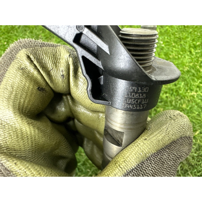 Форсунка топливная (топливная система) AUDI Q7 4L 2011 3.0 CATA 059130277AM