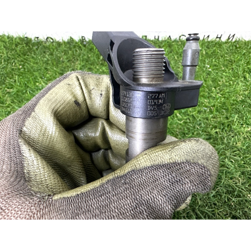 Форсунка топливная (топливная система) AUDI Q7 4L 2011 3.0 CATA 059130277AM