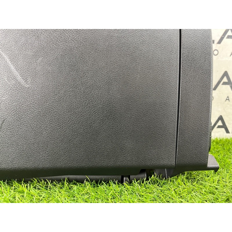 Бардачок (салон) Nissan Rogue T33 2023 1.5 KR15DDT 681026RR1A