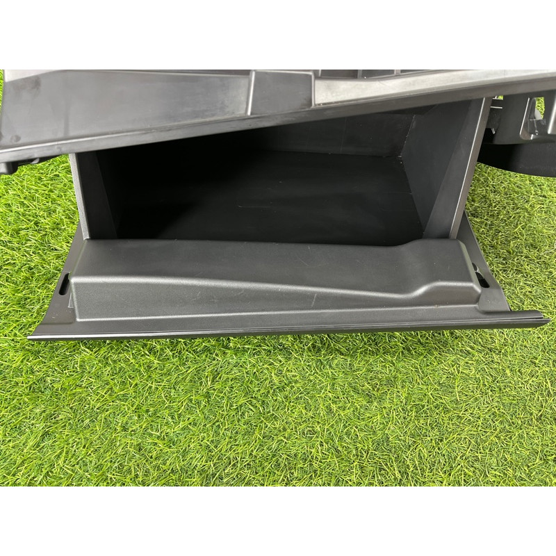 Бардачок (салон) Nissan Rogue T33 2023 1.5 KR15DDT 681026RR1A